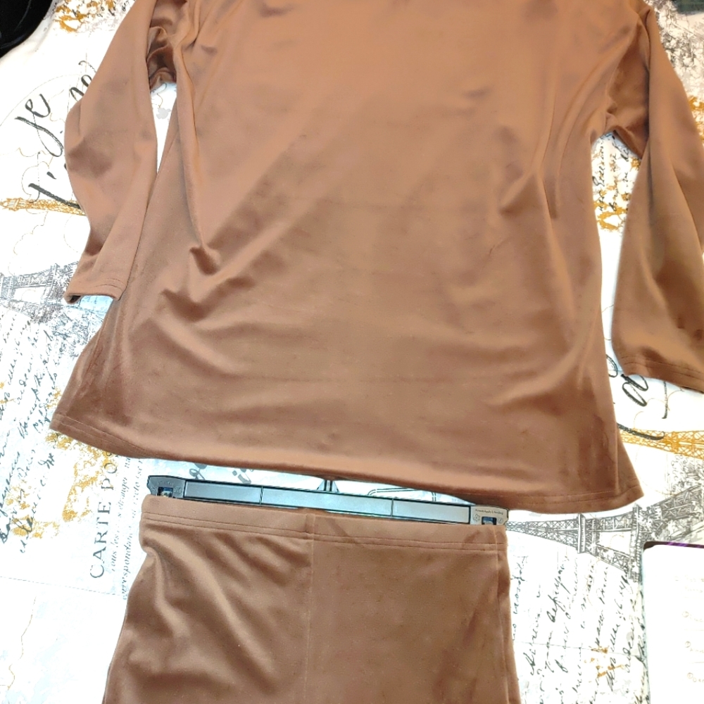 Velvet material long sleeve top with matching shorts.